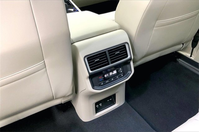 Used 2025 Volkswagen Atlas SEL image 35