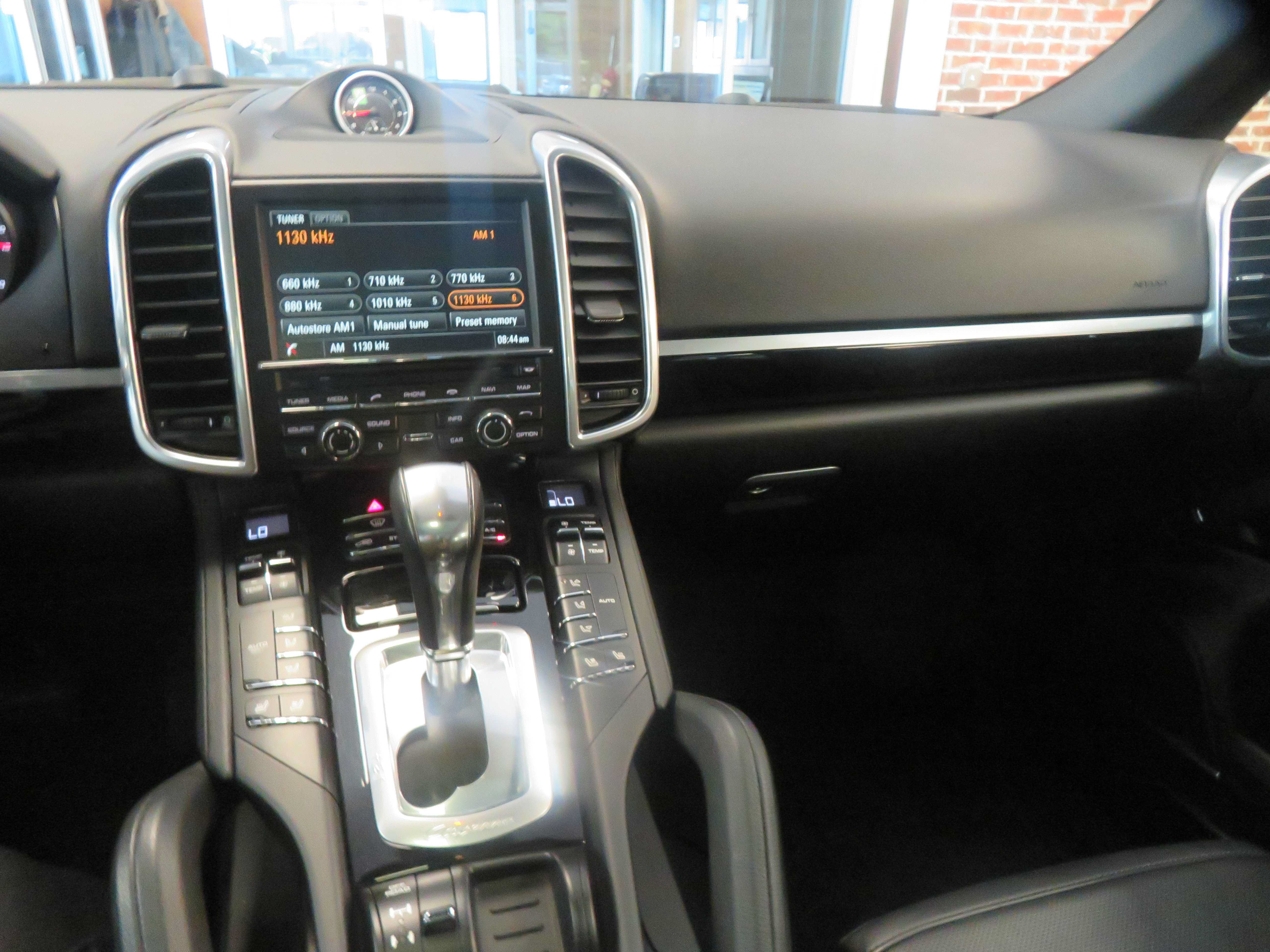 Used 2016 Porsche Cayenne AWD/4WD image 35