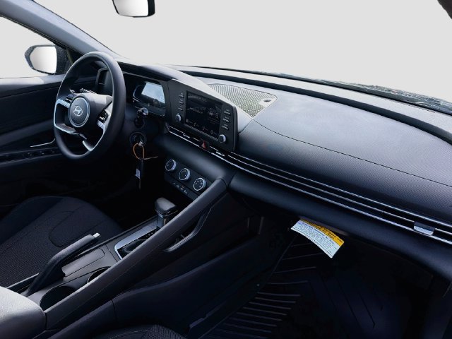 New 2026 Hyundai Elantra SE FWD image 28
