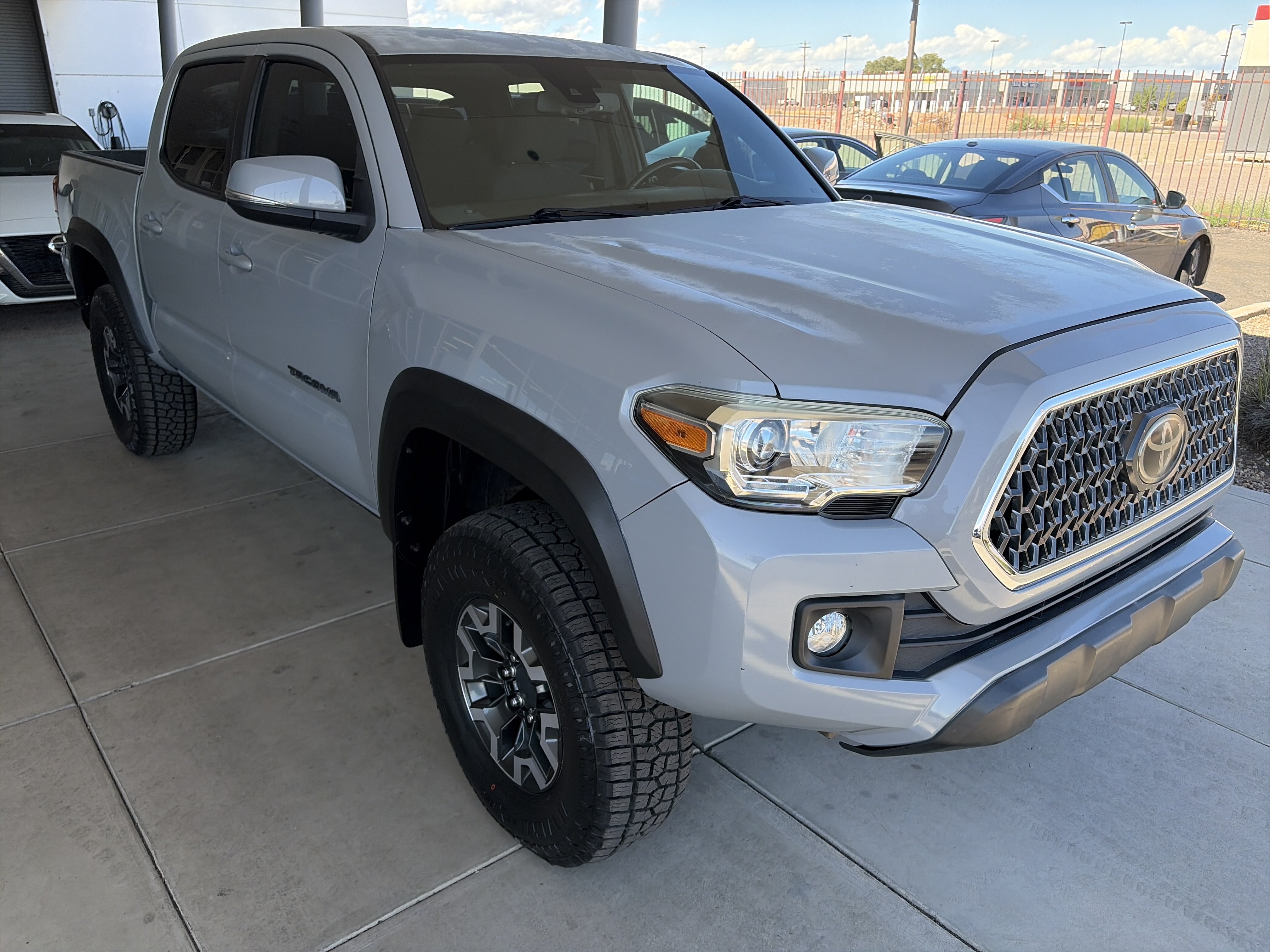 Used 2019 Toyota Tacoma TRD Off-Road w/ Technology Package AWD/4WD image 3