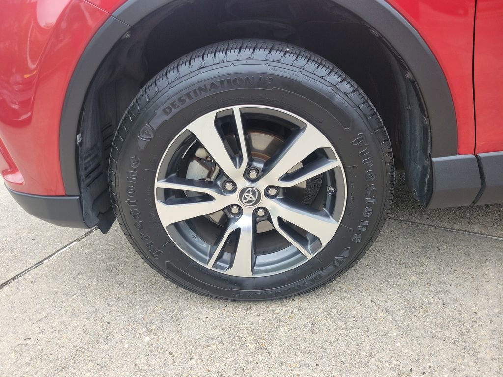 Used 2017 Toyota RAV4 XLE image 32