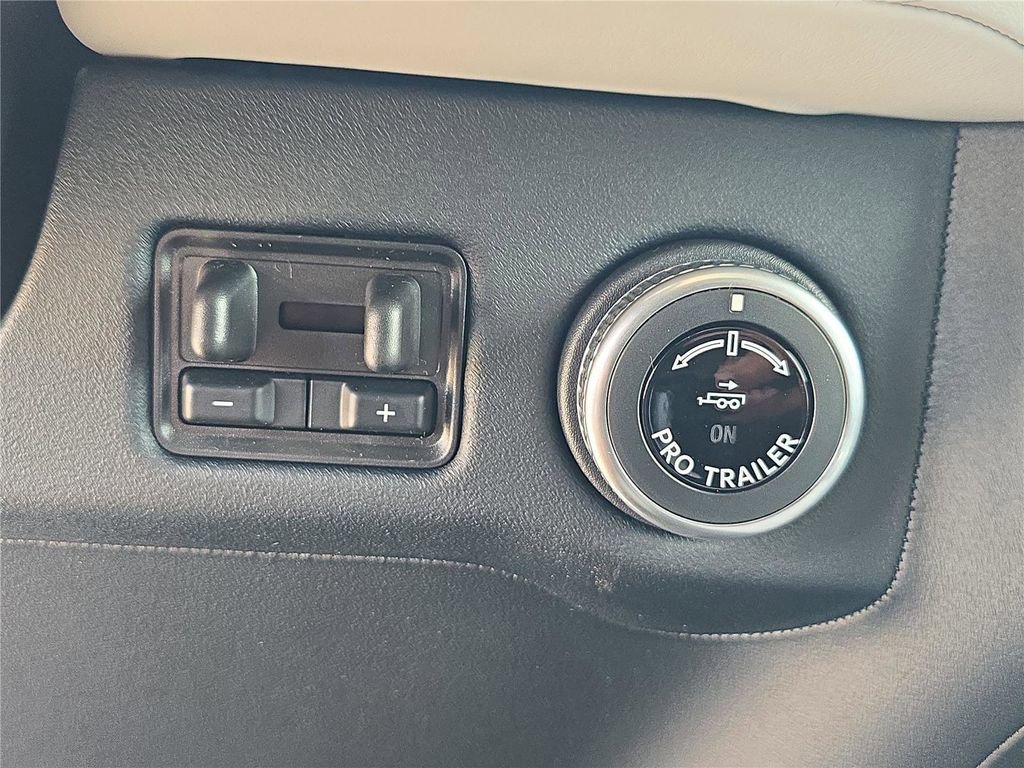 New 2026 Lincoln Navigator Black Label AWD/4WD image 23