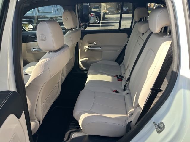 Used 2025 Mercedes-Benz GLB 250 image 9