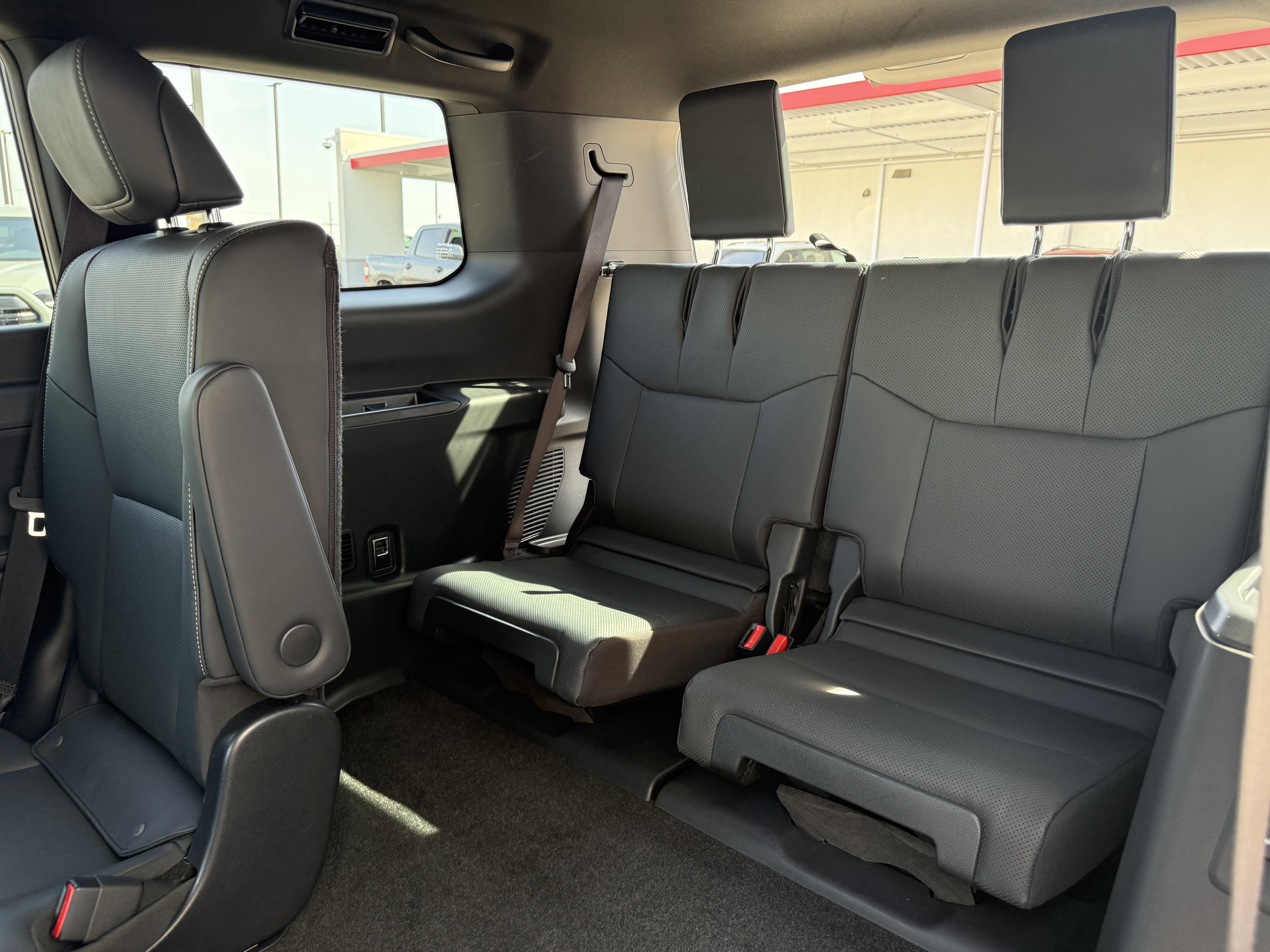 Used 2024 Lexus GX 550 w/ Accessory Package (2T) image 20