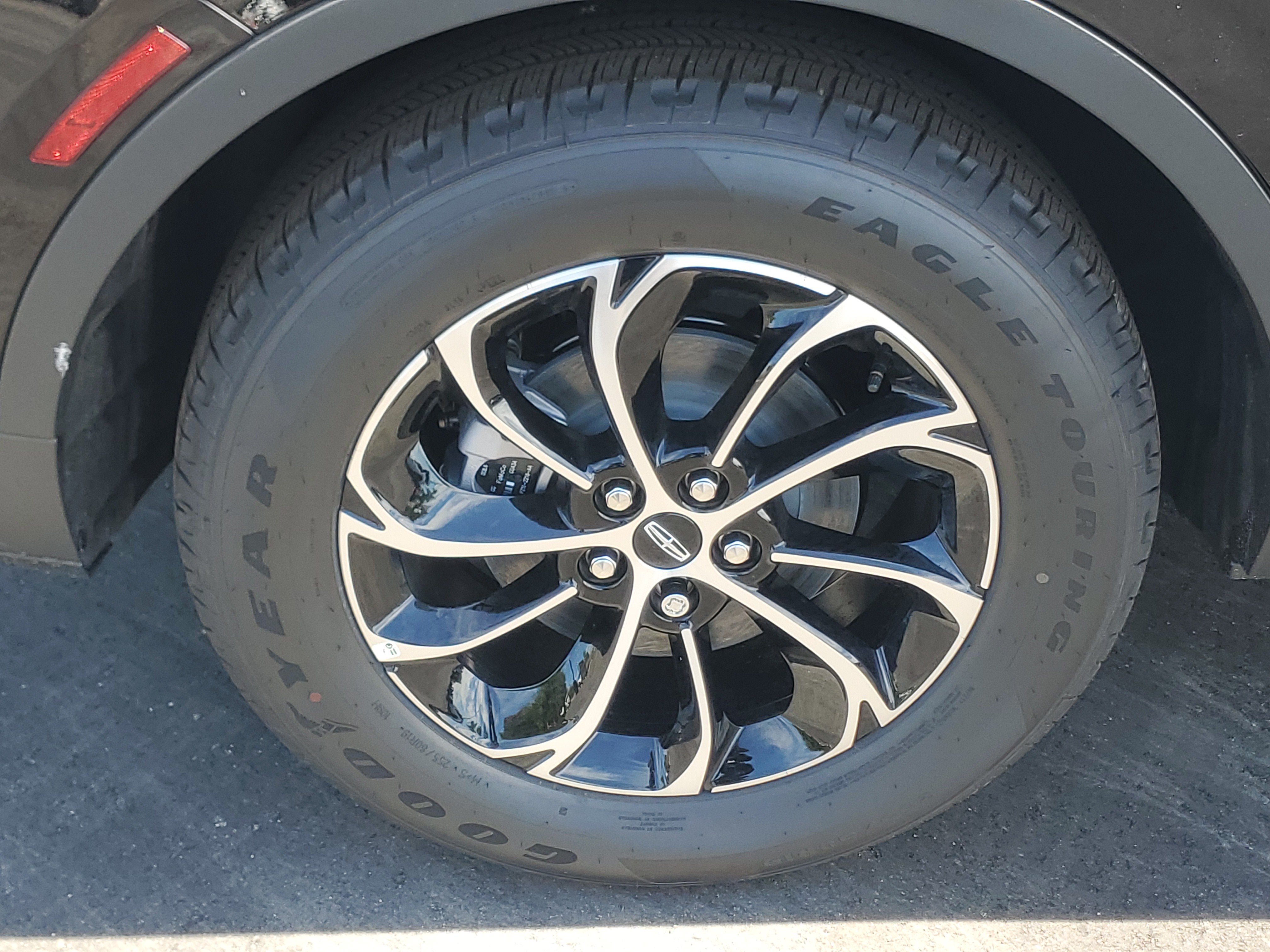 New 2026 Lincoln Nautilus Premier AWD/4WD image 5