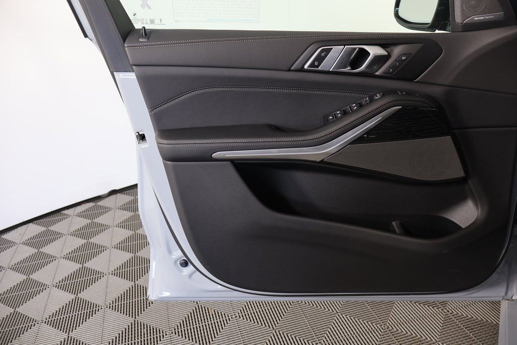 New 2026 BMW X5 xDrive40i w/ M Sport Package image 7