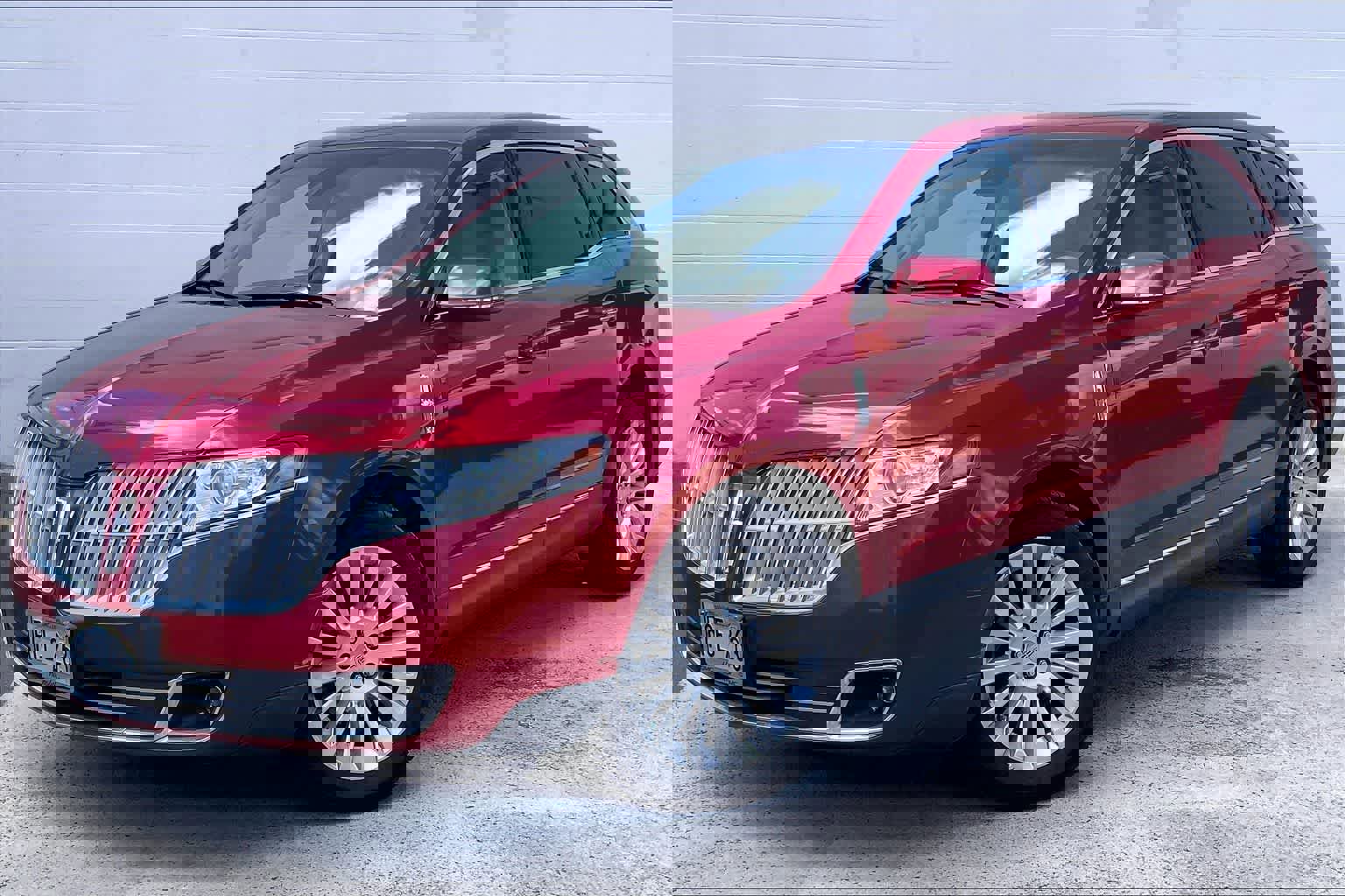 Used 2010 Lincoln MKT 2WD image 1