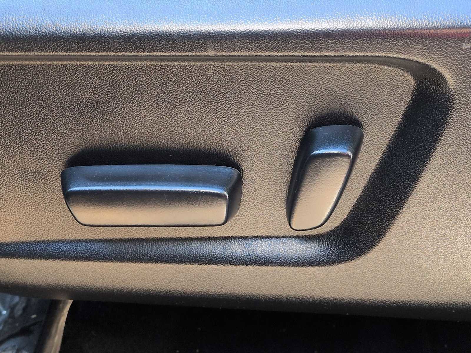 Used 2020 Toyota Tundra SR5 w/ SR5 Upgrade Package image 18