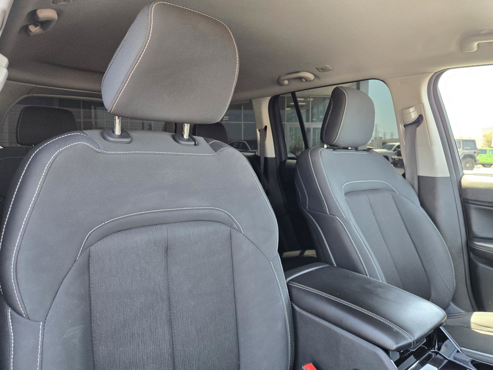 Used 2023 Jeep Grand Cherokee Laredo RWD image 32