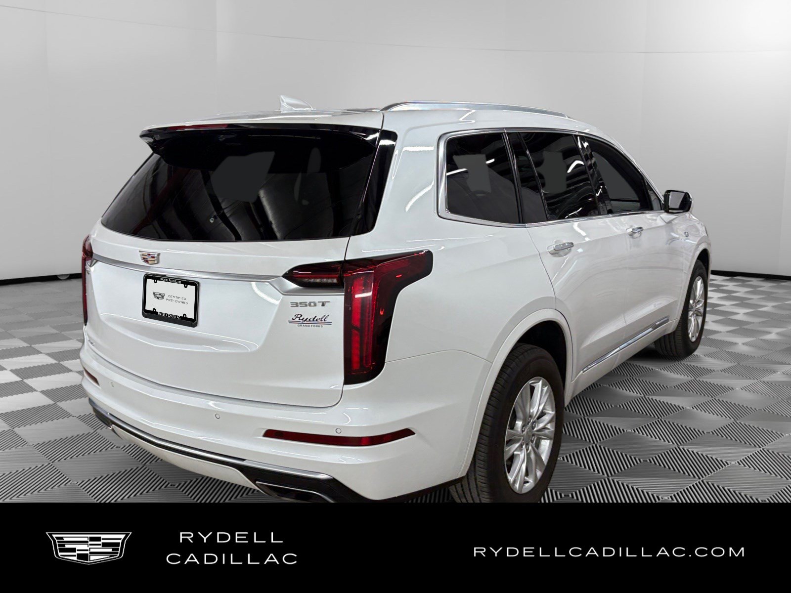 Certified 2025 Cadillac XT6 Luxury AWD/4WD image 5