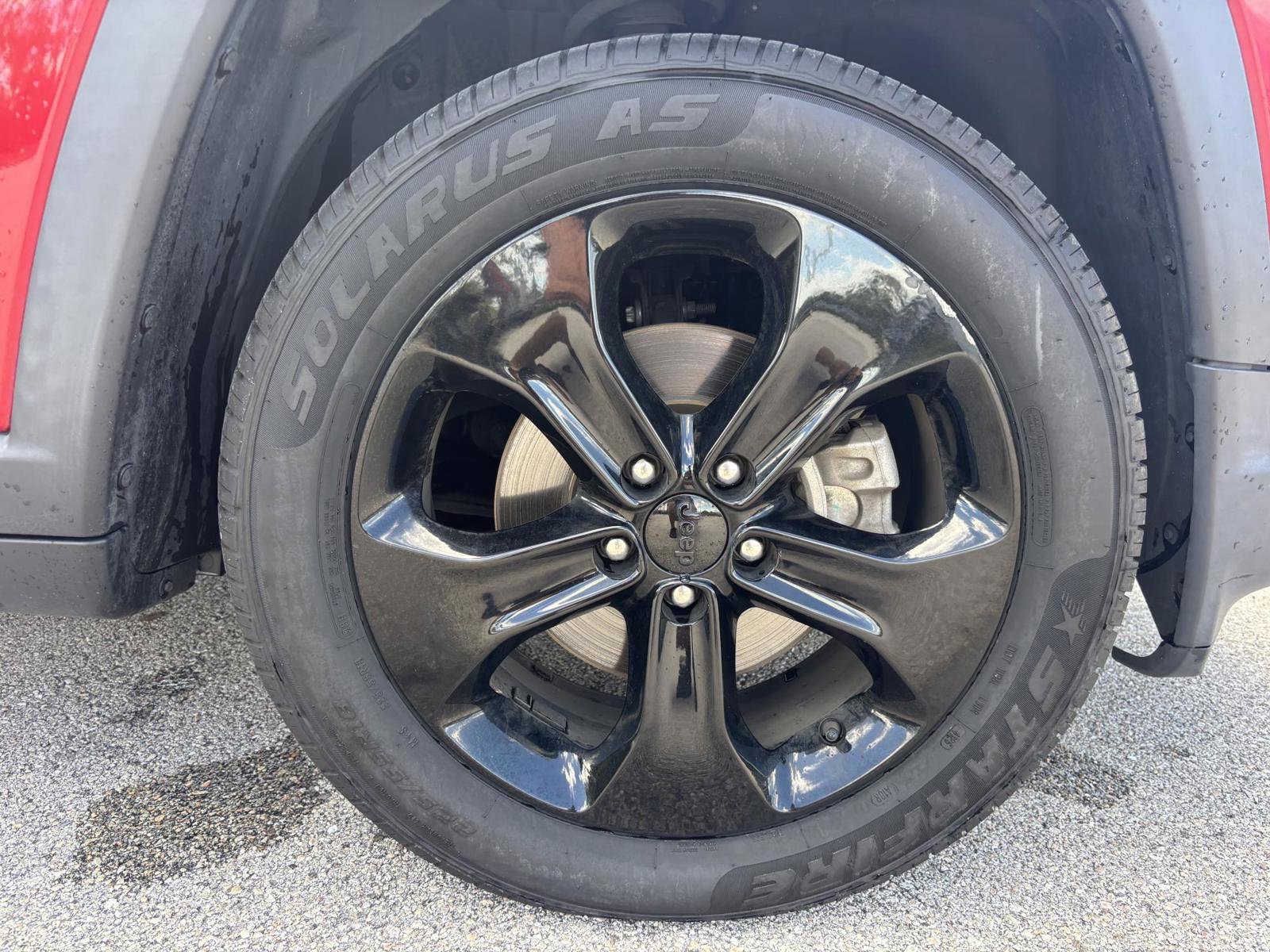 Used 2020 Jeep Compass Latitude FWD image 30
