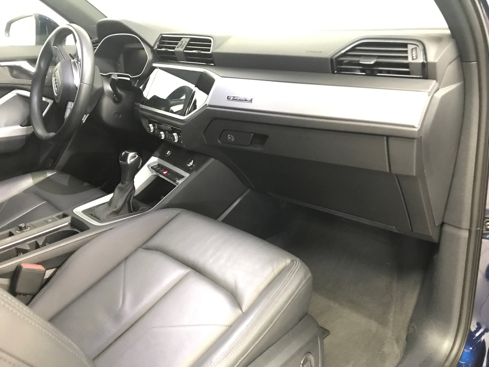 Used 2023 Audi Q3 2.0T Premium w/ Convenience Package image 11