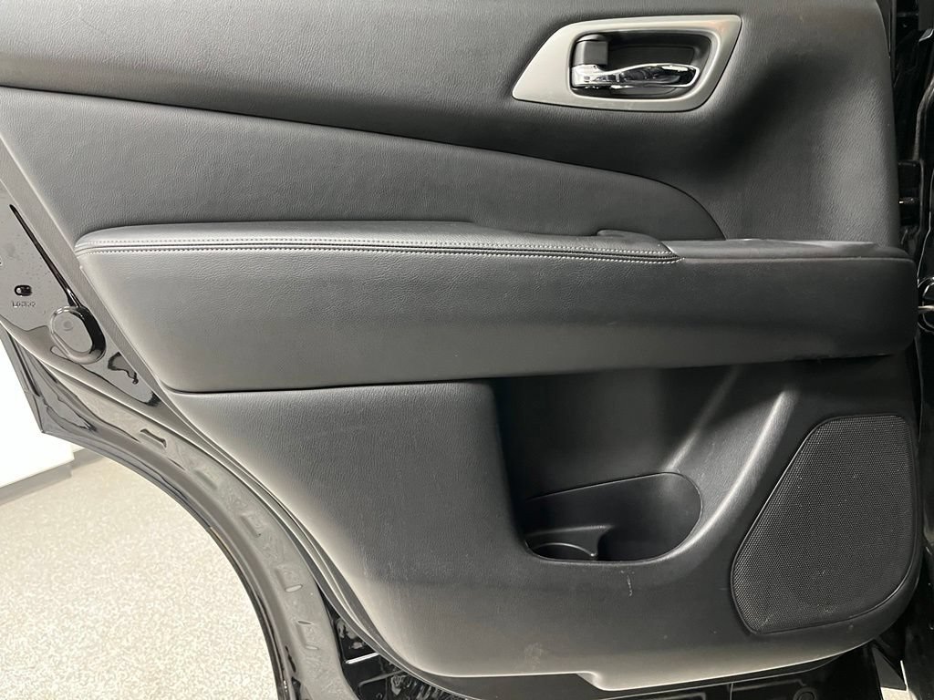 Used 2019 Nissan Pathfinder SL AWD/4WD image 42
