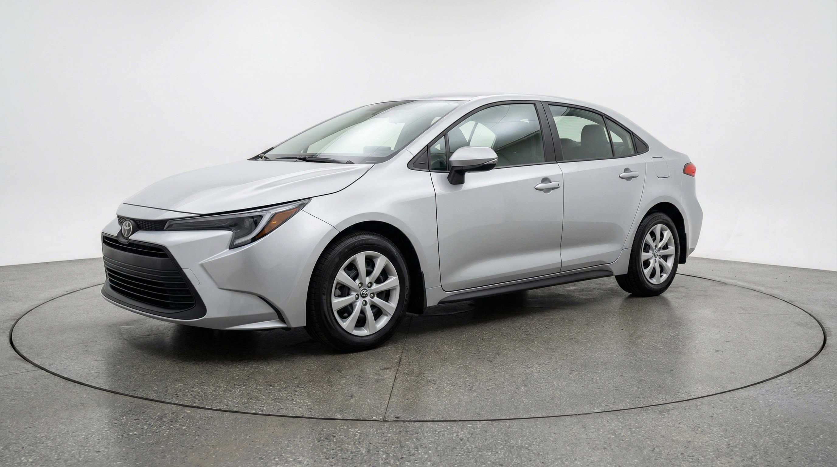 Used 2025 Toyota Corolla LE image 3