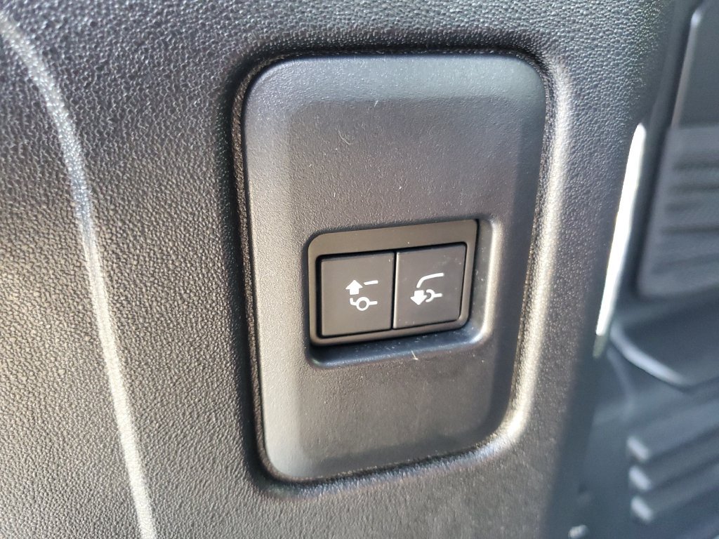 Used 2023 Land Rover Defender 110 SE AWD/4WD image 34