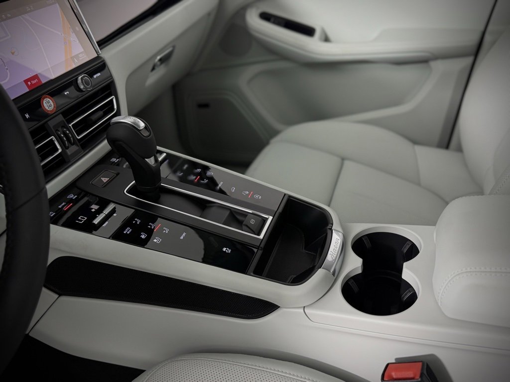New 2026 Porsche Macan image 24