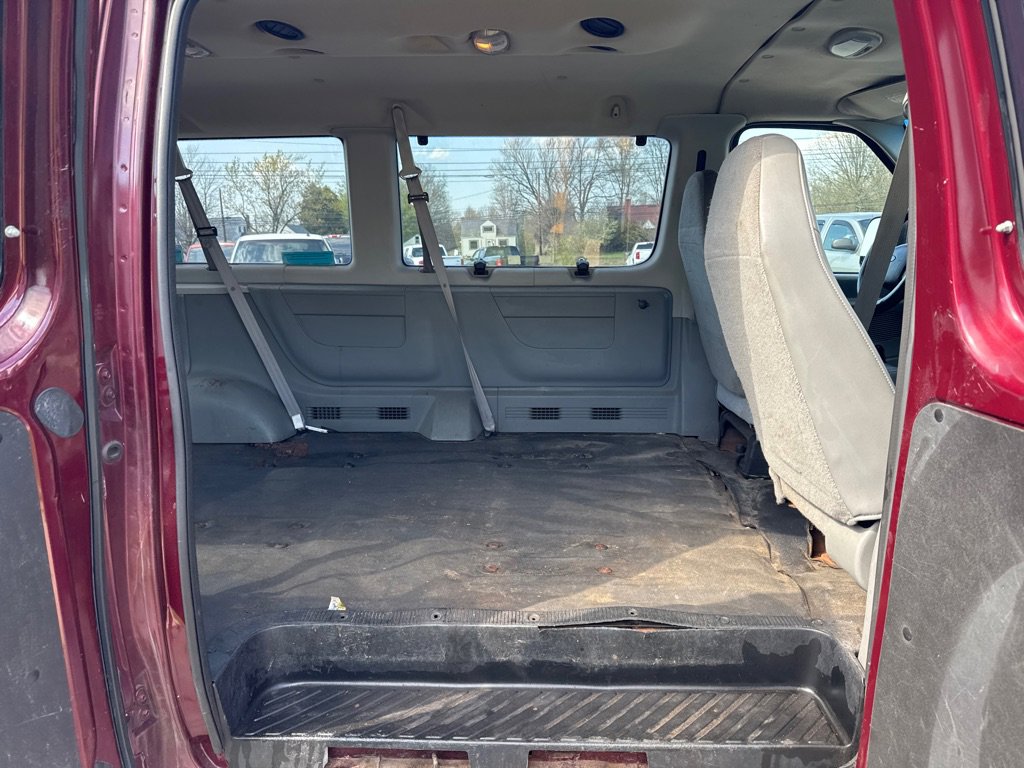 Used 2006 Ford E-350 and Econoline 350 XL RWD image 11