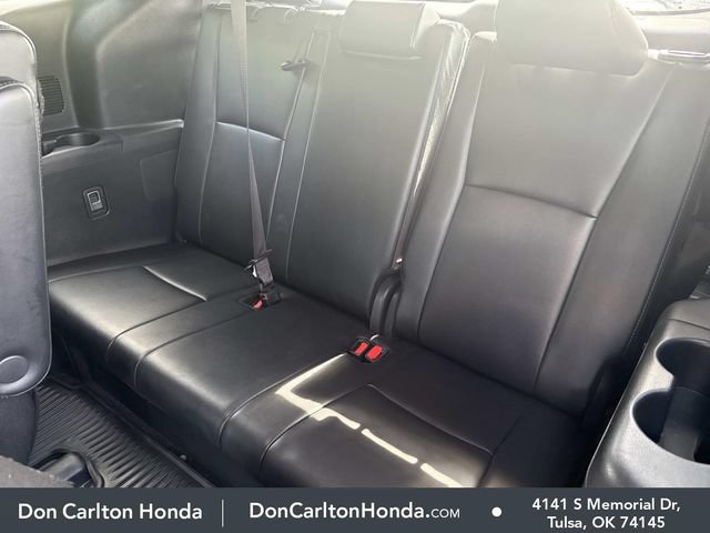 Used 2024 Toyota Highlander XSE FWD image 16