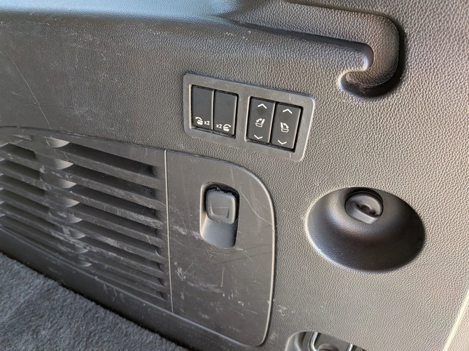 Used 2016 Chevrolet Suburban LTZ image 42