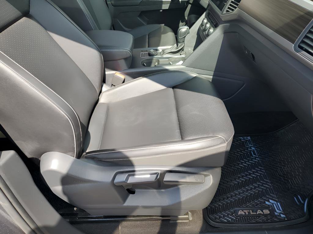 Used 2021 Volkswagen Atlas SE image 16