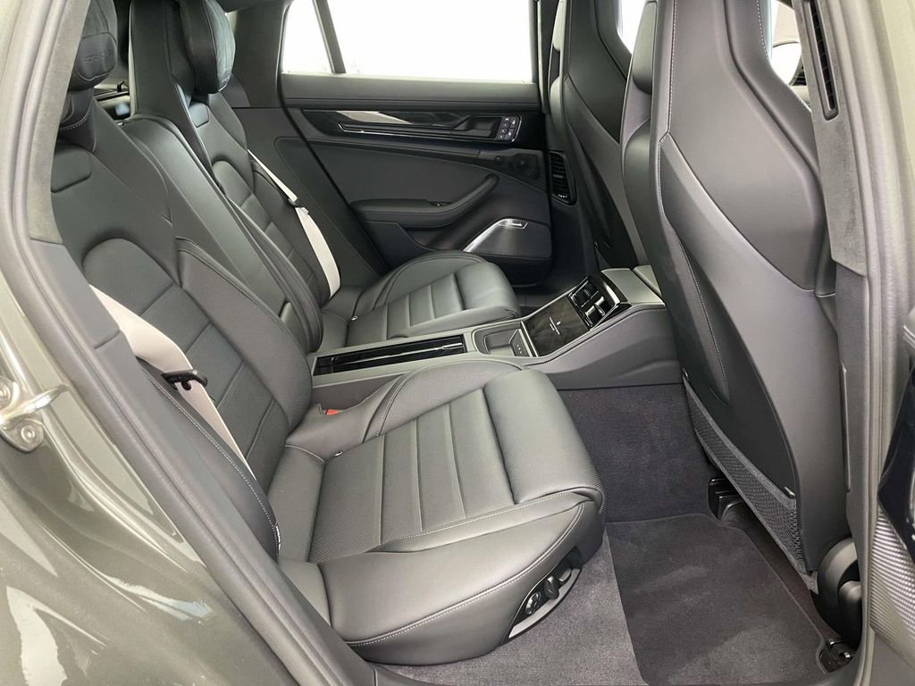 Certified 2025 Porsche Panamera GTS image 22