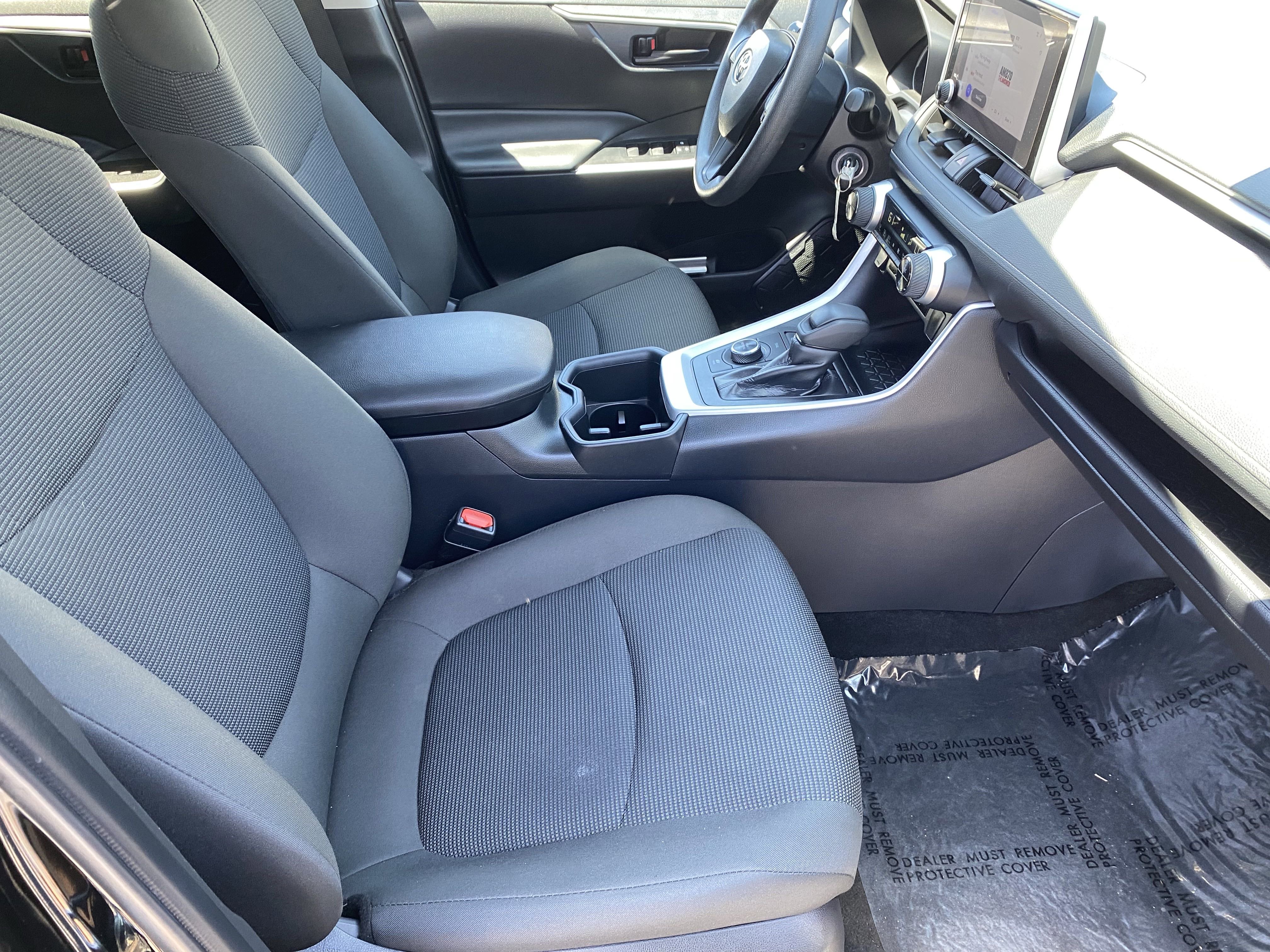 Used 2025 Toyota RAV4 LE image 9