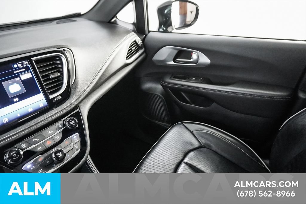 Used 2025 Chrysler Pacifica Limited FWD image 40