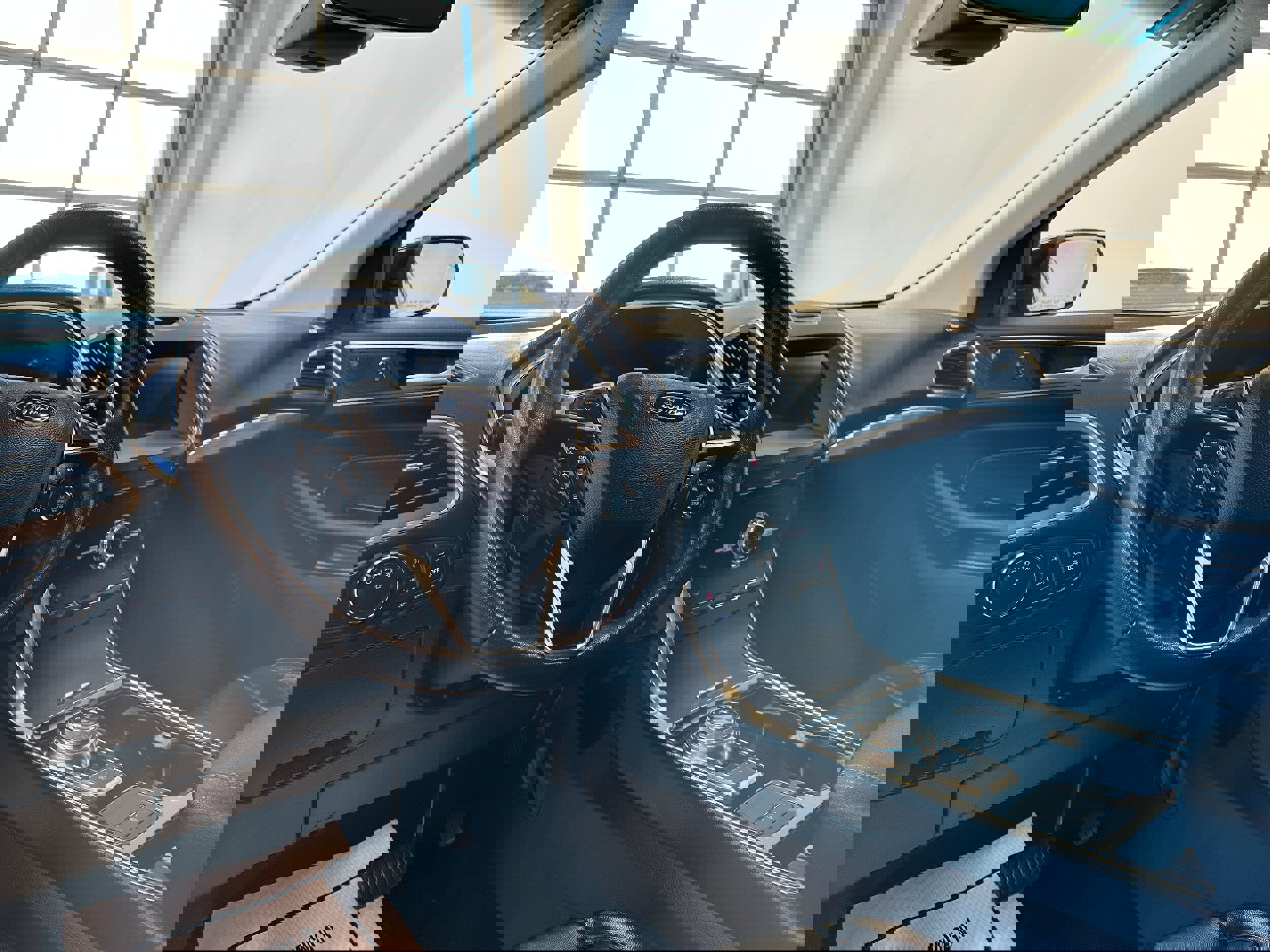 Used 2019 Ford Edge Titanium w/ Cold Weather Package image 10