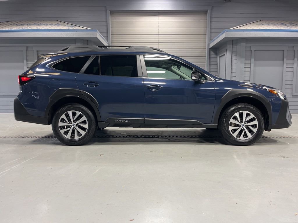 Certified 2025 Subaru Outback Premium image 9