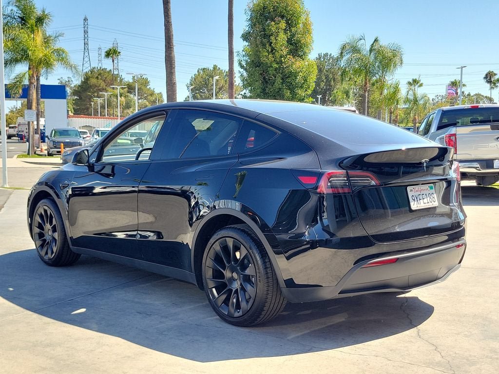 Used 2023 Tesla Model Y Long Range AWD/4WD image 3