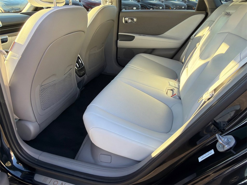 Used 2025 Hyundai Ioniq 6 Limited image 21