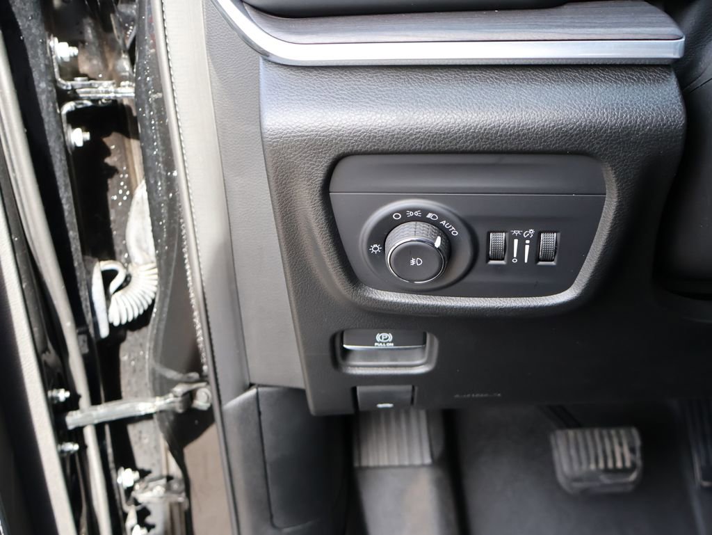 Used 2023 Jeep Grand Cherokee L Overland image 30