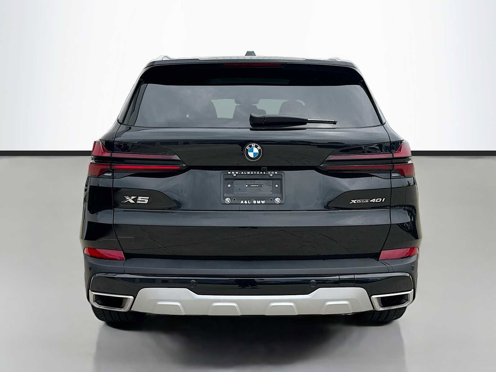 Used 2026 BMW X5 M60i AWD/4WD image 4