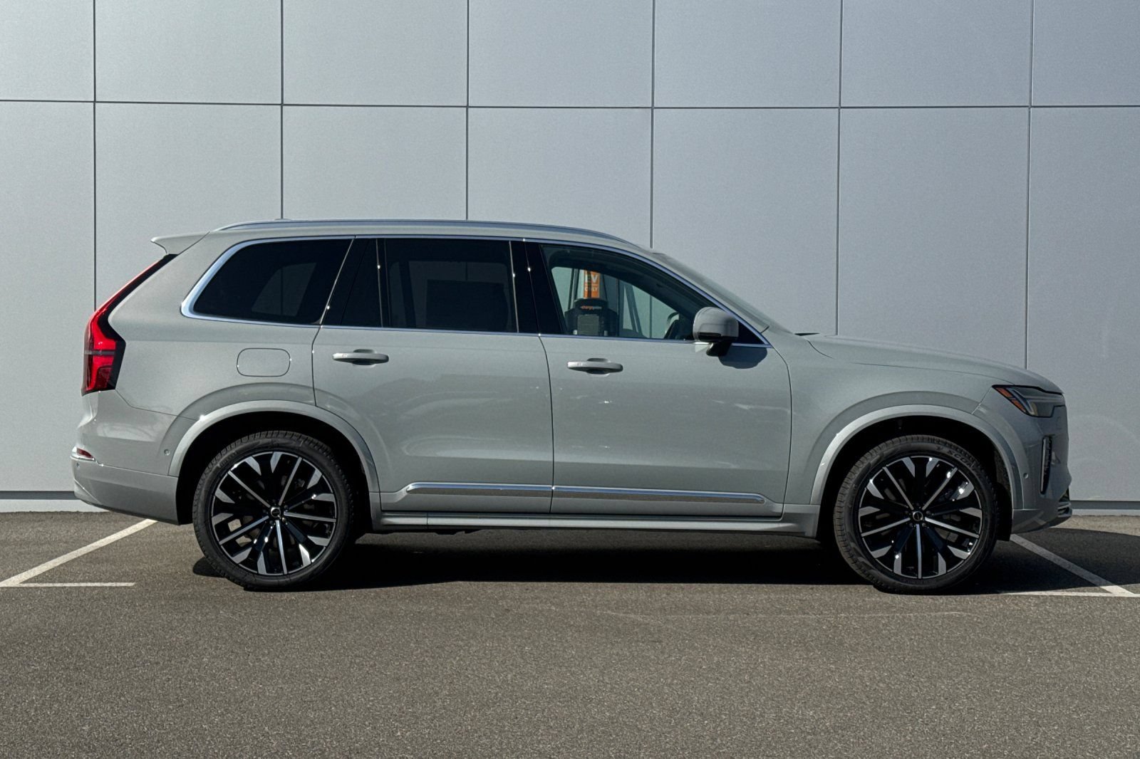 New 2026 Volvo XC90 T8 Ultra w/ Protection Package AWD/4WD image 6