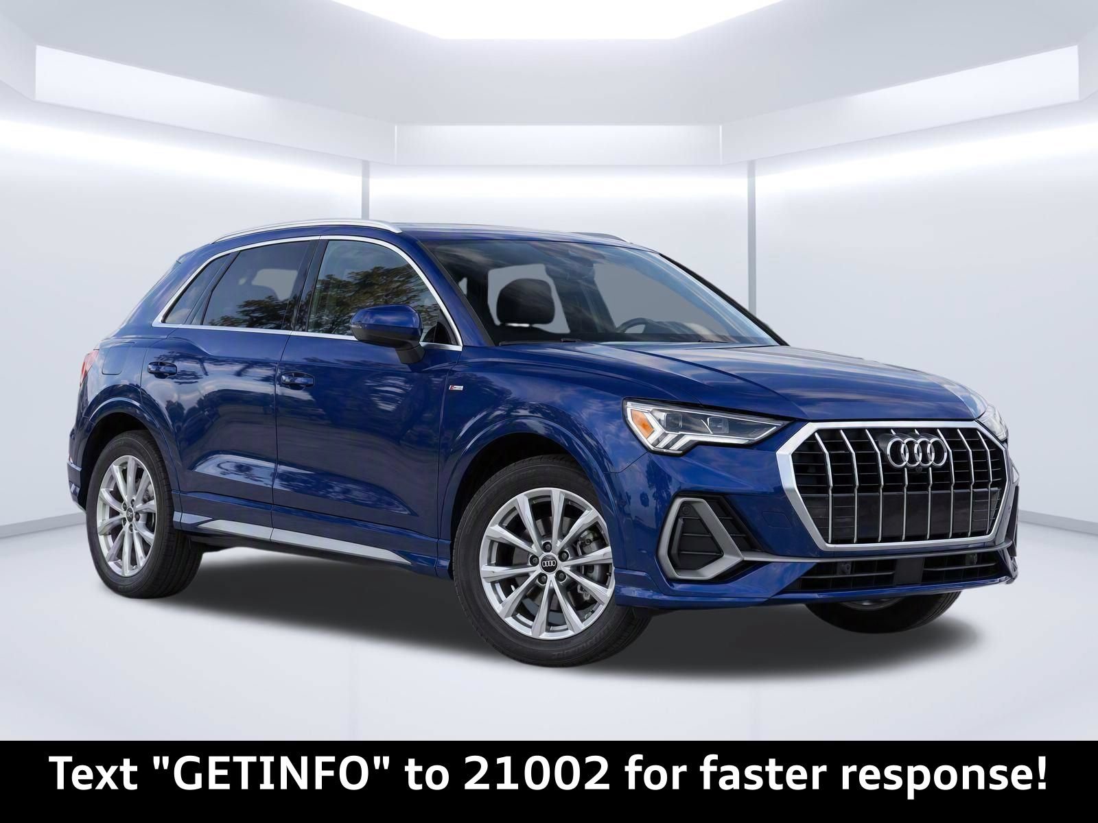 Certified 2025 Audi Q3 2.0T Premium AWD/4WD image 2