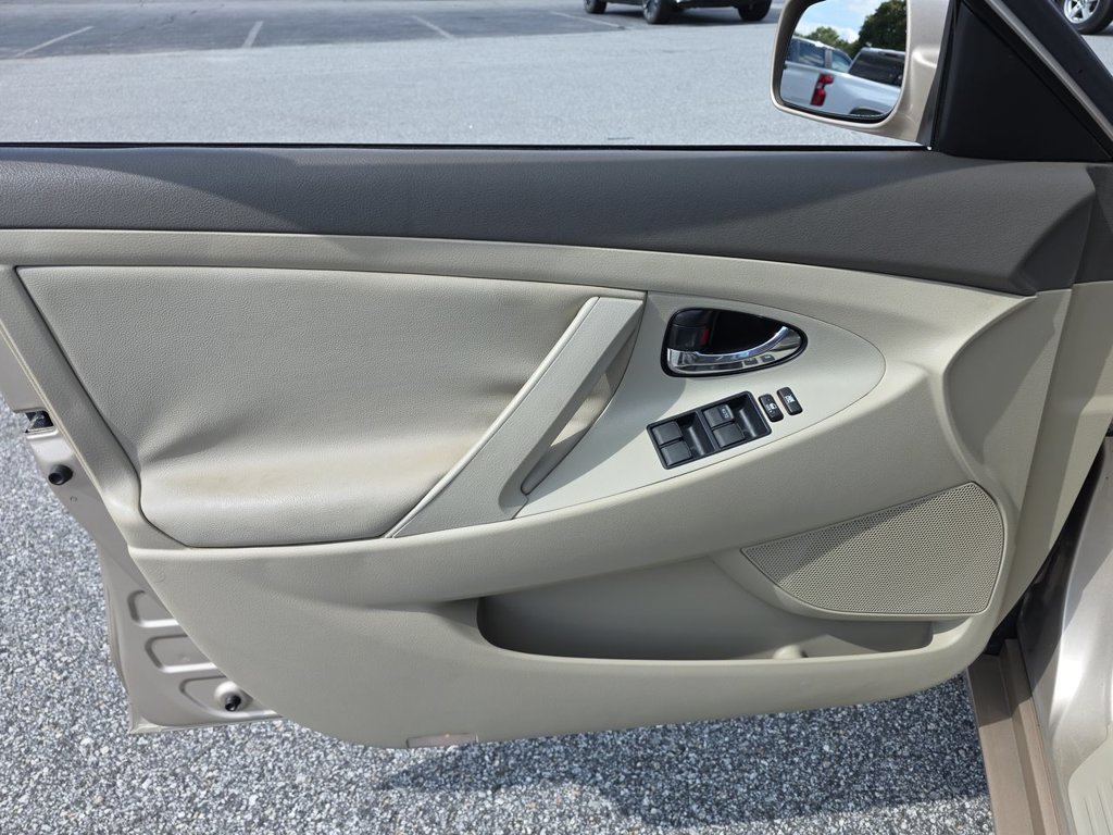 Used 2007 Toyota Camry LE FWD image 17