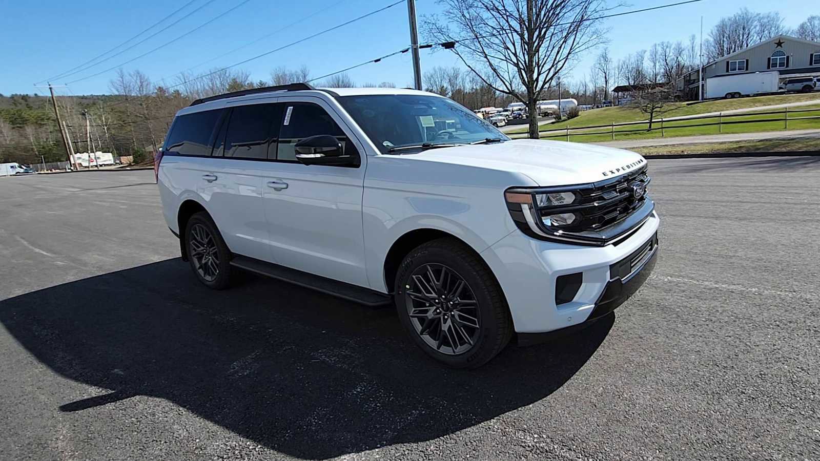 New 2026 Ford Expedition Platinum image 2