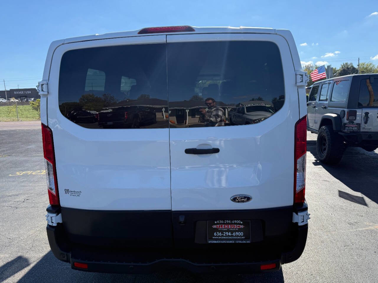 Used 2017 Ford Transit 150 XL RWD image 6