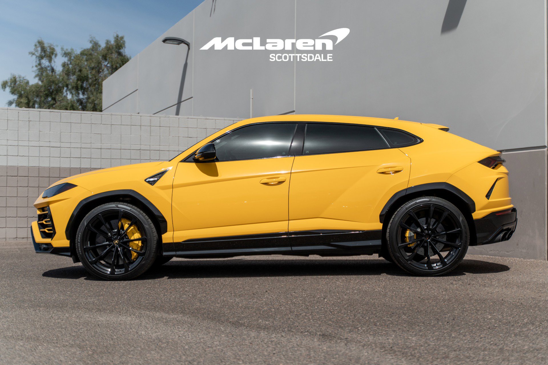 Used 2021 Lamborghini Urus AWD/4WD image 4