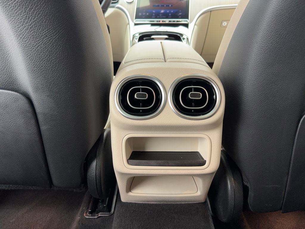 Used 2024 Mercedes-Benz GLC 300 4MATIC image 37