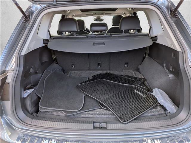 Used 2023 Volkswagen Tiguan SE w/ Panoramic Sunroof Package AWD/4WD image 7