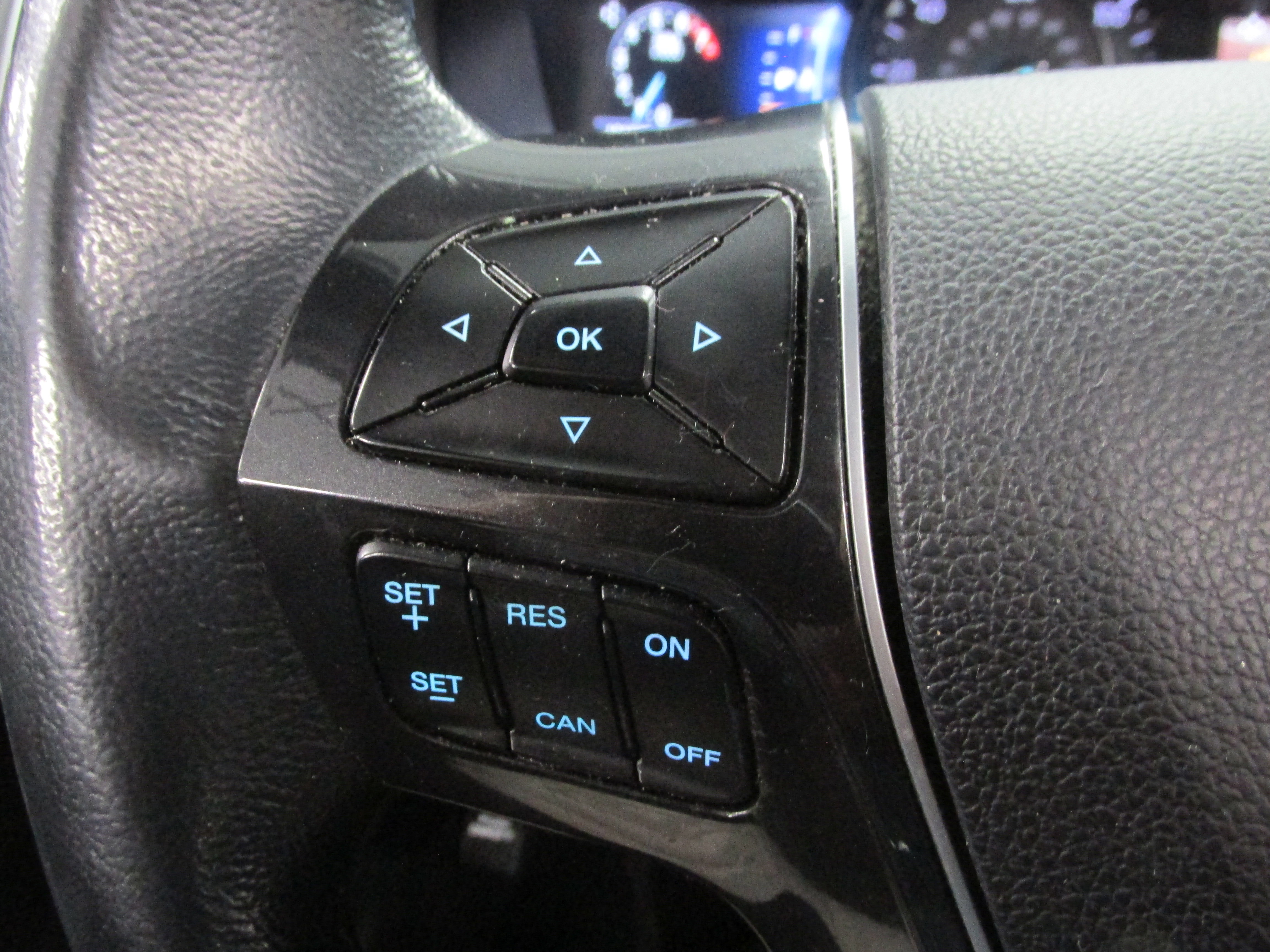 Certified 2019 Ford Explorer Limited w/ Class III Trailer Tow Package image 39