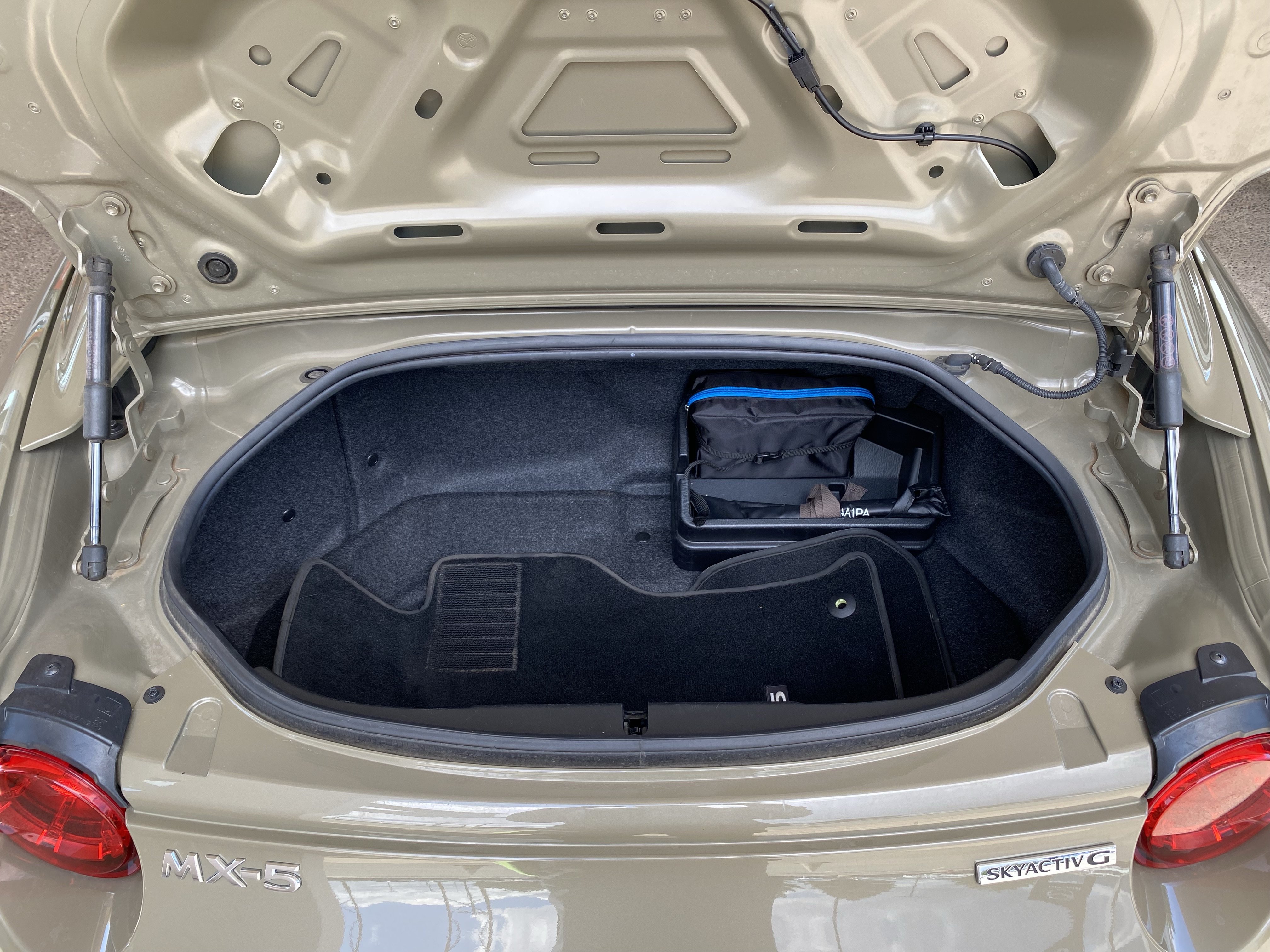 Used 2023 MAZDA MX-5 Miata Grand Touring RWD image 22
