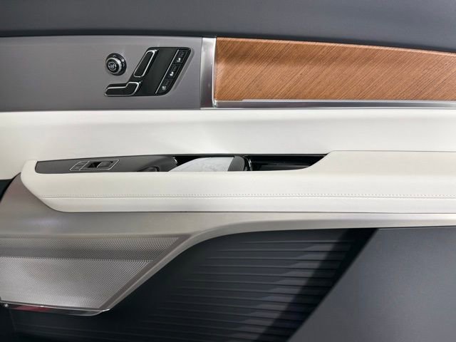New 2026 Cadillac Vistiq Luxury image 30