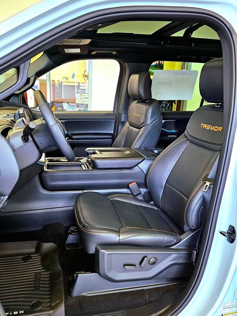 New 2025 Ford Expedition Tremor image 9