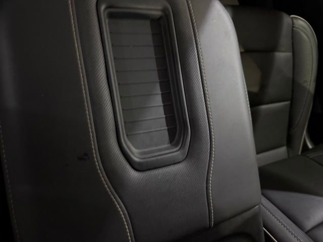 Used 2023 GMC Yukon SLT w/ SLT Luxury Package AWD/4WD image 23