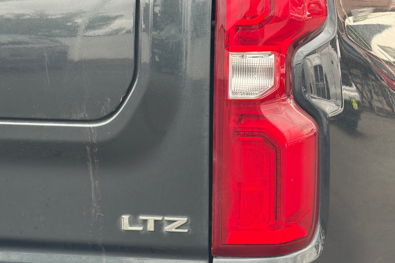 Used 2022 Chevrolet Silverado 1500 LTZ w/ LTZ Premium Package AWD/4WD image 23