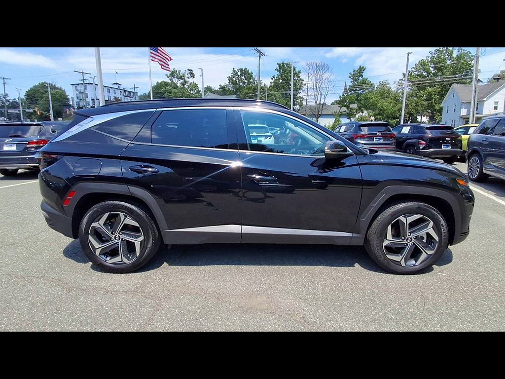 Certified 2024 Hyundai Tucson Limited AWD/4WD image 9