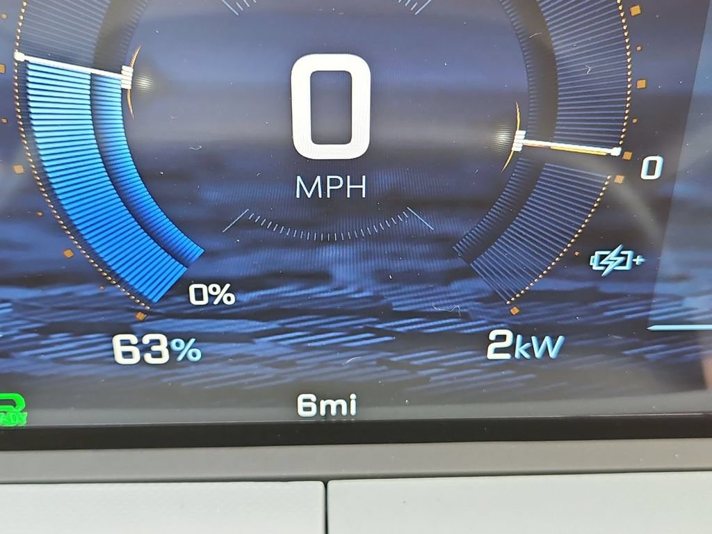 New 2027 Chevrolet Bolt LT w/ Comfort Package FWD image 4