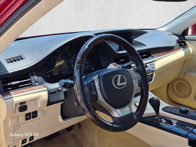 Used 2014 Lexus ES 350 w/ Premium Package FWD image 10